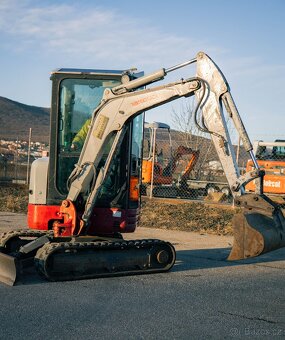 Bagr Takeuchi TB23 + vrták + kladivo + 4 lyžice. - 7