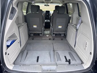 Chrysler Town Country 3,8 LPG RT DVD Swivel Go 2007 - 7
