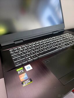 Výkonný herní notebook Eurocom Sky Z7 - 7