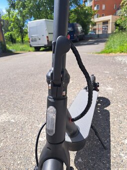 Dvě elektrokoloběžky na díly nebo opravu - cena za oba kusy - 7