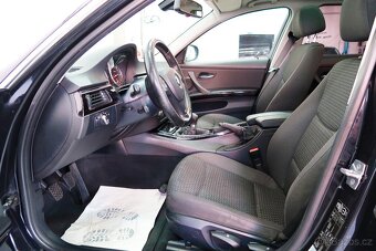 BMW 318i Touring 105kW, M paket, 2x ALU, SENZORY,VÝHŘEV,ŠÍBR - 7