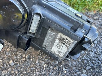 Pravé světlo Passat B6 Xenon - 7