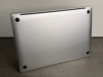 MacBook Pro 15'' 2017 / i7 / 16GB / 512GB SSD / Silver - D - 7