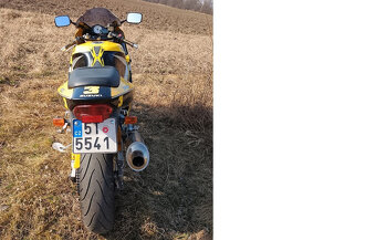 Suzuki GSX-R 750 K1 - 7