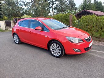 Benzínová Opel Astra 74066km... rok 2010 - 7