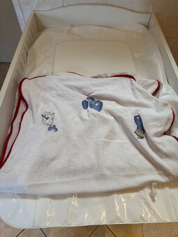 IKEA baby changing table + babycare mat + babycare mat cover - 7