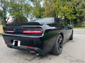 Dodge Challenger 5.7 - 7