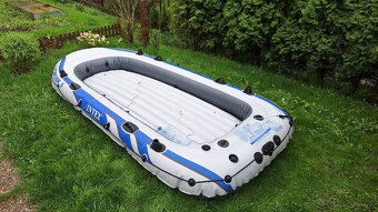 nafukovací člun Intex Excursion 5 se stříškou a motorem - 7