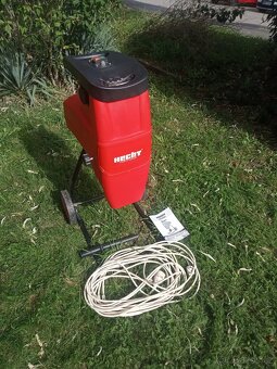 Sekačka Vega, Kultivátor MTD, Štěpkováč HECHT - 7