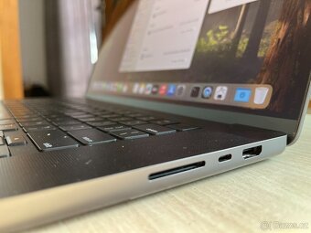 Apple MacBook Pro CTO 16" M3 MAX | 96GB | 1TB SSD | ZÁNOVNÍ - 7