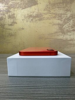 Apple iPhone 12 128GB červená, baterie 93% - 7