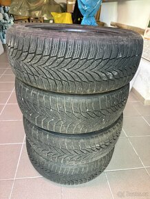 Prodam 4 GUMI 215/55 17 zimní - 7