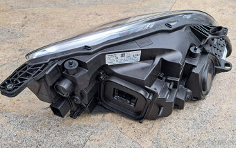 Levý přední LED světlomet Volvo V40, 32228479 - 7