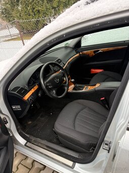 Mercedes-Benz E200 - 7