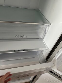 Lednice s mrazničkou Samsung RB33J3209SS - 7