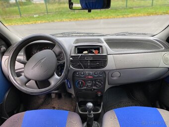 Fiat Punto 1.2 - 7