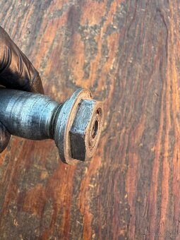 Čep osa předního kola přední vidlice zavěšení Yamaha YZF YZ - 7