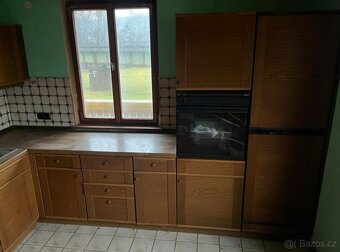 Kuchyňská linka materiál - dřevo, včetně spotřebičů, 3764 - 7
