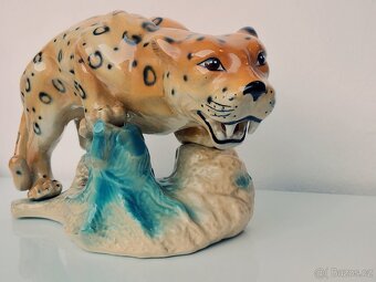 Velká stará socha geparda/levharta - 7