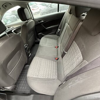 Opel Insignia 2.0 CDTi • 96 kW • 2013 • Kombi • BEZ KOROZE • - 7