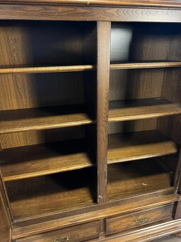 Masivní skříň (141013) - 7