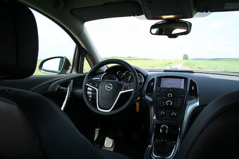 Prodám Opel Astra Sports Tourer 1.4 Turbo 110kw Benzín+LPG - 7