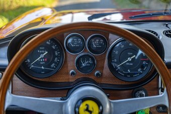 Ferrari 365 GT 2+2 - 7