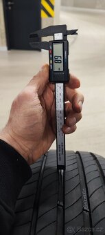 Jako nové 205/55/17 Michelin Primacy 4, DOT 0222, 6.8mm. - 7