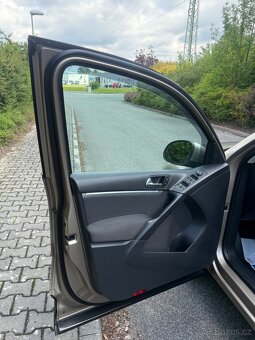 VW TIGUAN 2.0 TDI 103 kW, 4x4, SERVISKA, XENONY - 7