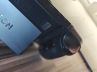 Prodám Lenovo Legion Go 8APU1 - 7