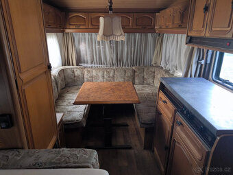 Cestovní karavan Buerstner Lux, ČR doklady, nová STK. - 7