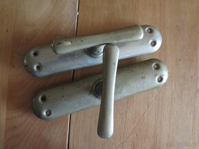 mosazné kličky do oken a kliky - 7