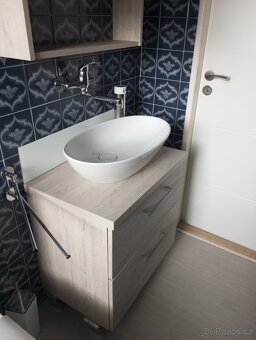 Koupelnová sestava s umyvadlem - 7