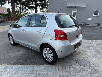Toyota Yaris 1.3VVT-i Executive AUTOMAT jen 135tkm - 7