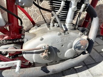 Závodní Ducati - 7