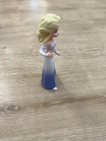 Figurka Elsa a Anna Frozen Ledové království Hasbro. - 7