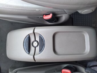CHRYSLER GRAND VOYAGER 2.8 CRD LIMITED AC,AT,7 MÍST,ČR - 7