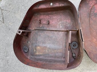 Jawa 500 OHC. - schránky baterie a nářadí - 7