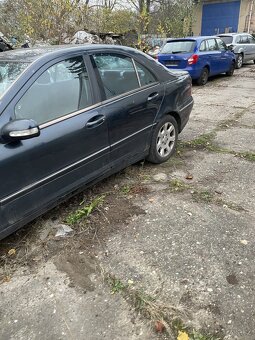Mercedes Benz w203 2.0d 2003 sedan - 7
