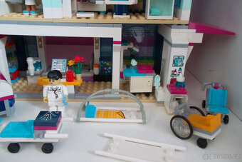 Lego Friens 41318, Nemocnice/sanitka/vrtulník - 7