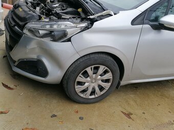 Peugeot 208 - 7
