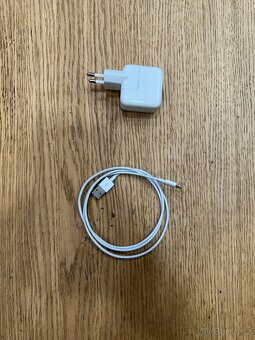 iPad 8. generace 2020 šedý s Apple Pencil - 7