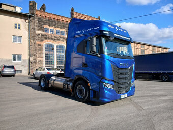 Tahač návěsů Iveco S-WAY NP Euro 6 Palivo LNG - 7