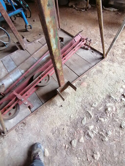 Prodám stavební vrátek s klecí a motorem - 7
