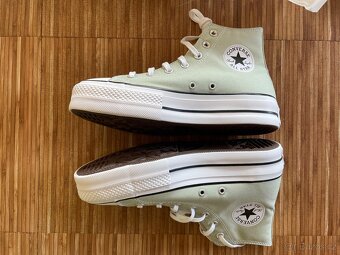 Converse na platformě - 7