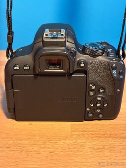 Canon EOS 800D + EF-S 24mm f/2.8 STM + EF-S 10-18mm IS STM - 7