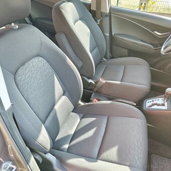 Hyundai ix20 1.6i automat 62.tis.km Švýcarsko ročník 1942 - 7