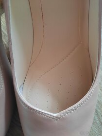 Kožené lodičky značky Clarks - nenošené - 7