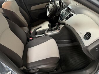 Chevrolet Cruze 1.6i , 91 kW benzín, 2011 - 7