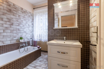 Prodej rodinného domu, 269 m², Jesenice, ul. Zahradní - 7